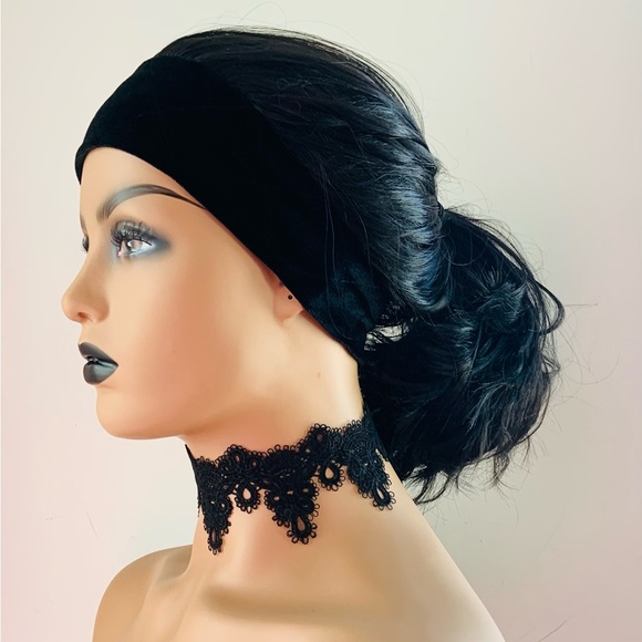 Very Pretty “Put On & Go” Black Premium Fiber Headband Wig - Very Versatile - Picture 4 of 10